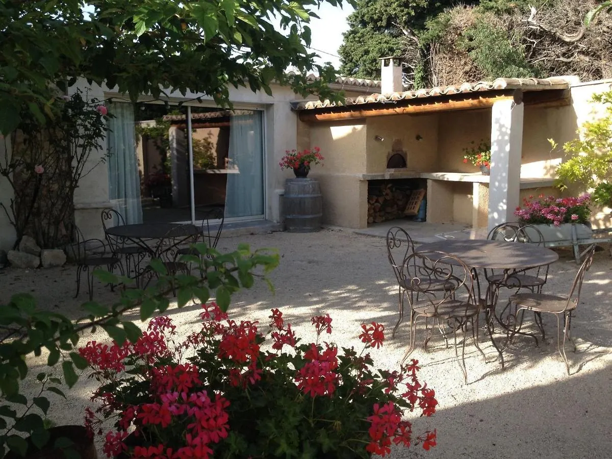 Vila Superb Holiday Flat With Private Pool Carpentras